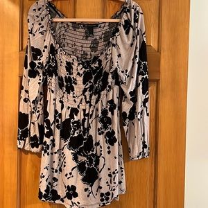 BNWOT   INC/MACYS TOP